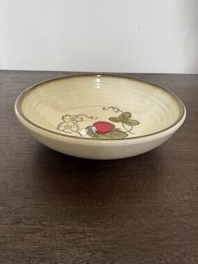 Poppy Trail By Metlox Salad Soup Bowl Made in California Strawberry Vintage